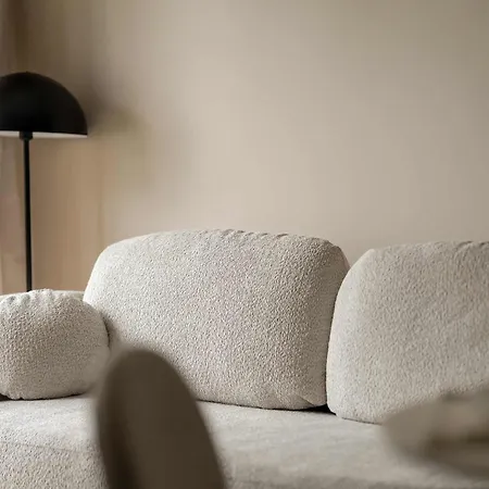 Beige In With Parking And Air Conditioned Living By Renters Apartamento *