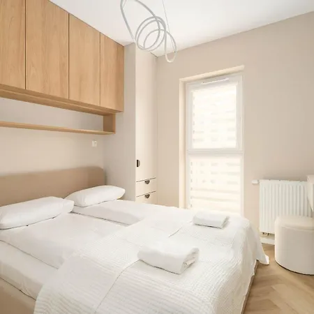 Beige In With Parking And Air Conditioned Living By Renters