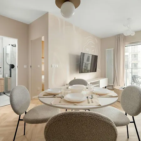 Apartament Beige In With Parking And Air Conditioned Living By Renters Poznań