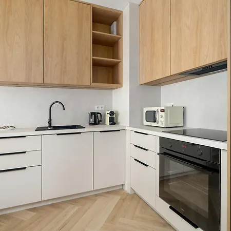 Beige In With Parking And Air Conditioned Living By Renters