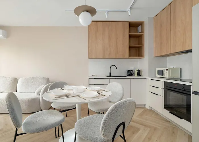 Beige In With Parking And Air Conditioned Living By Renters Apartamento *